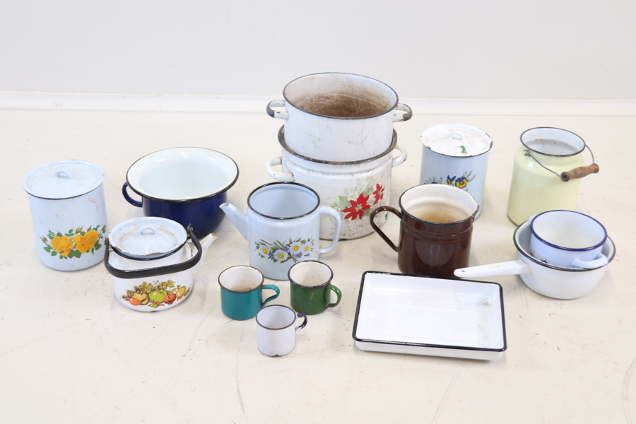 Emaljerat, ett parti.