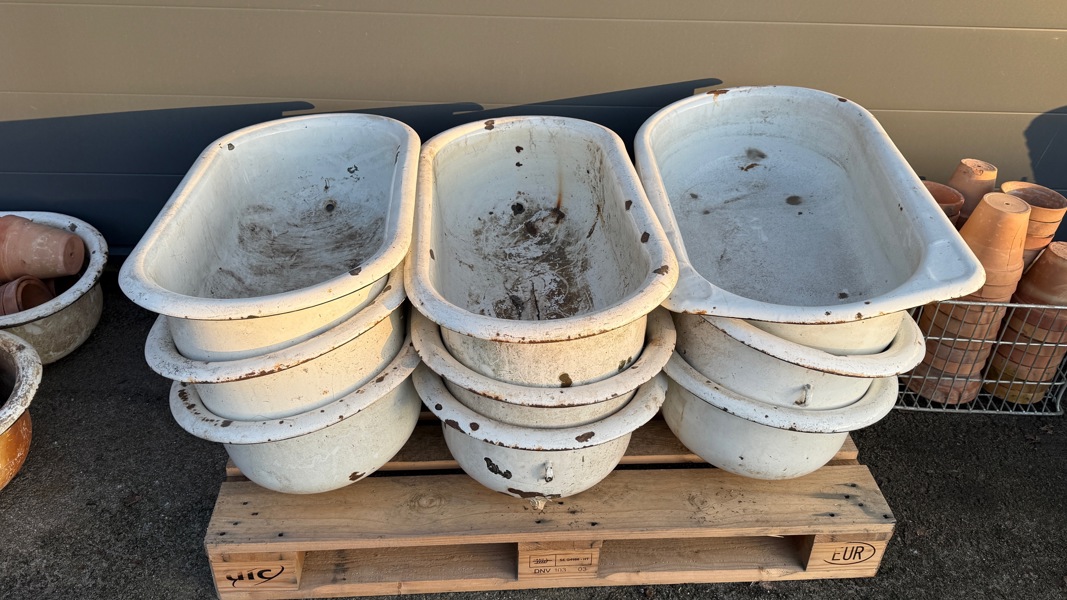 Baljor, 9 st, emaljerad metall.