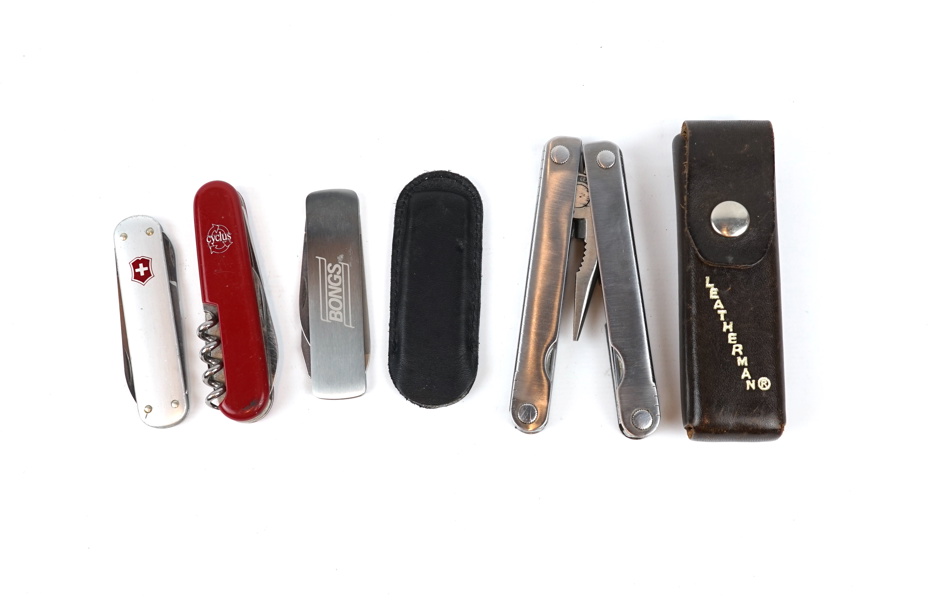 Fickknivar, 4 st, bl.a Leatherman.