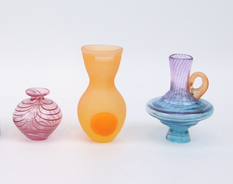 Vaser, 3 delar, glas, Kjell Engman, Gunnel Sahlin, Bertil Vallien, signerade, Kosta Boda.