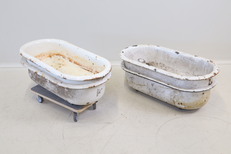 Baljor, 4 st, emaljerad metall.