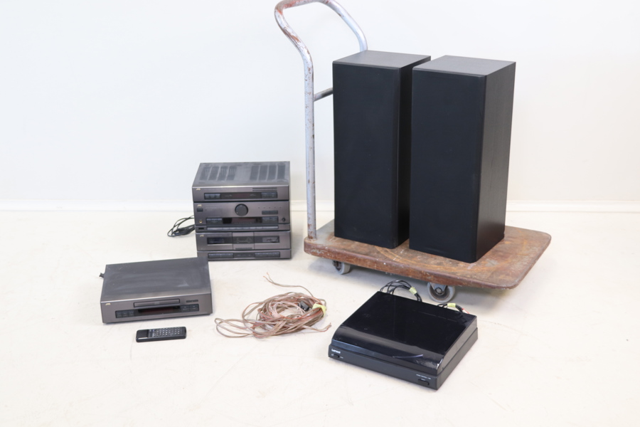 Stereo och högtalare, 5 delar, bl.a JVC och Lenco.