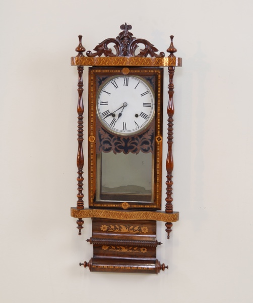 Väggur, trä/glas/metall.