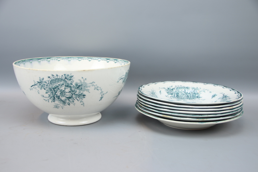 Skål och djupa tallrikar, 1+7 st, flintgods, "Grön Anna", Rörstrand/Göteborgs Porslinsfabrik, 1900-talets första hälft.