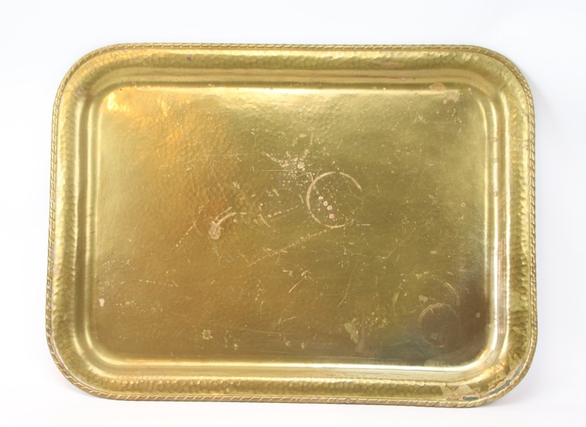 Bricka, hamrad mässing, Ystad Metall.