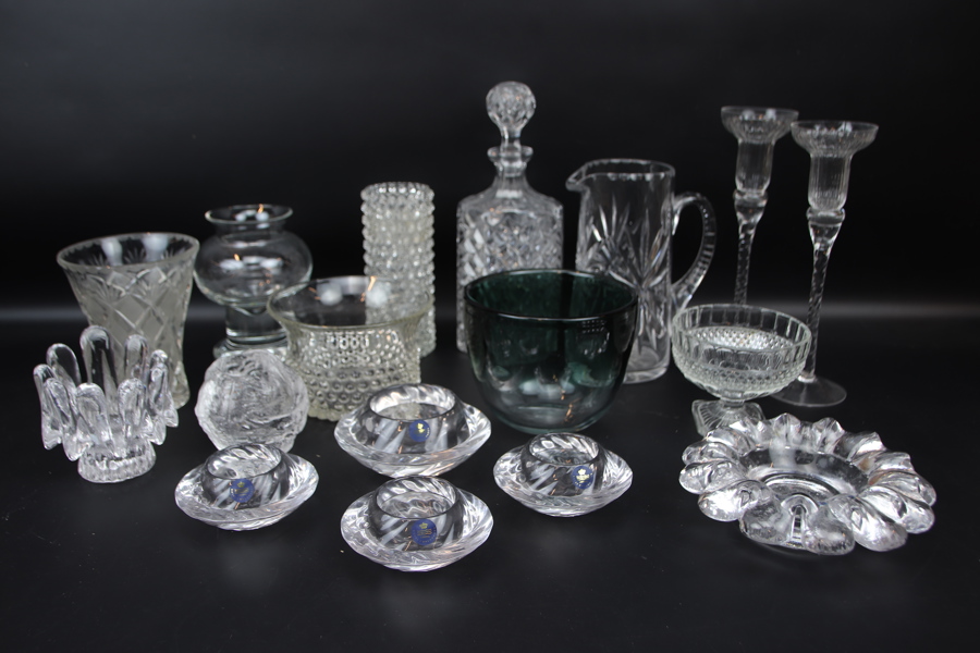 Skålar, ljuslyktor m.m, ett parti, bl.a Kosta Boda.