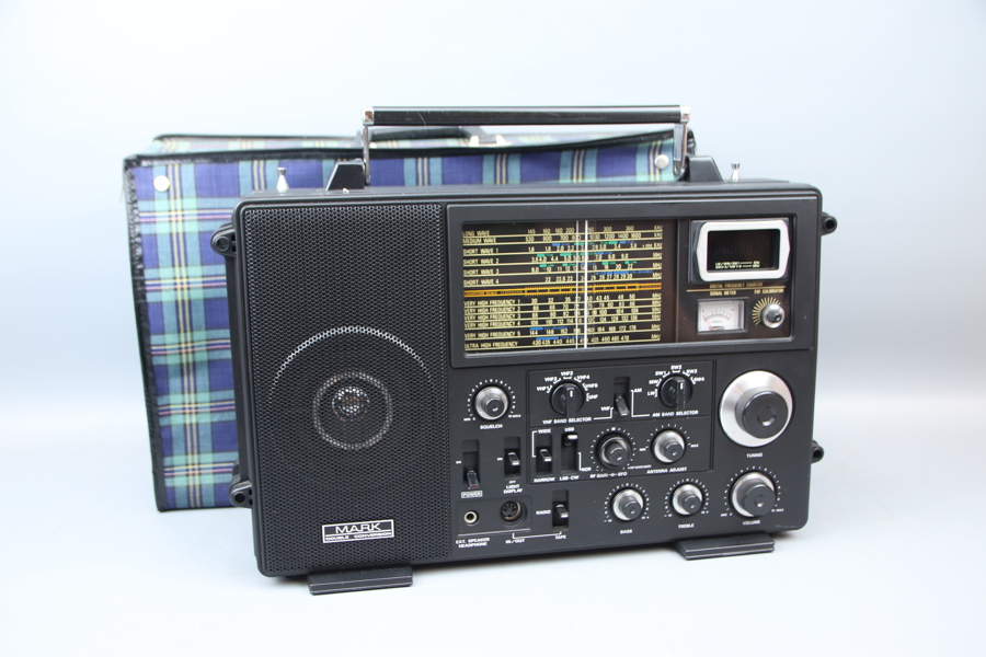 Radiomottagare, "Prelude", Mark 0A-7689, med väska.