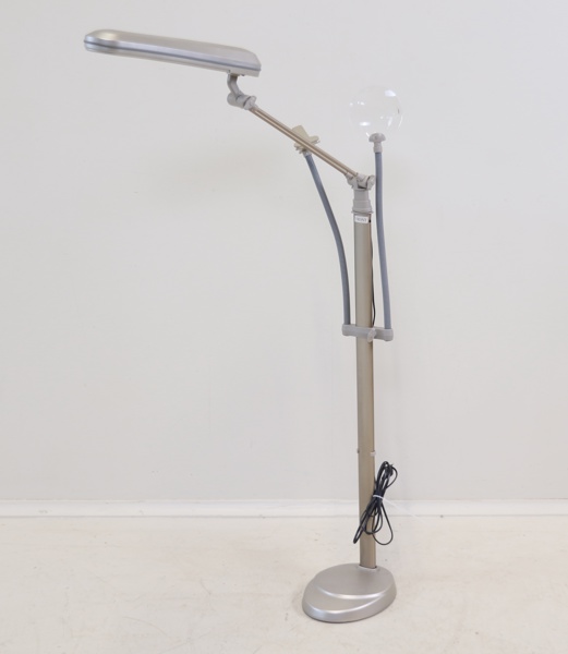 Golvlampa med förstoringsglas och klämma, justerbar, metall, OttLite.