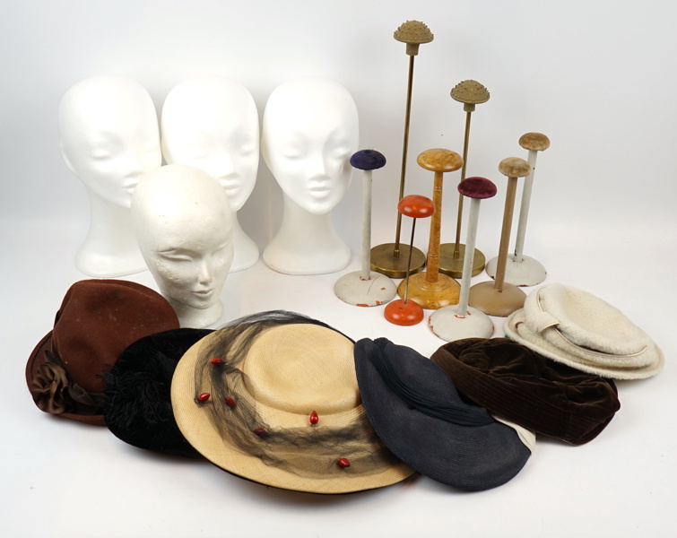 Hattar, skyltdockor och hatthållare, ett parti.