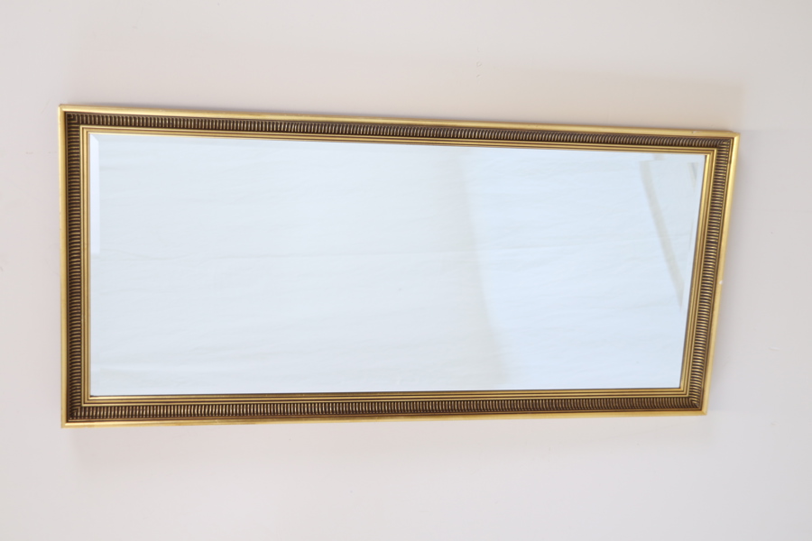 Spegel, förgylld ram.