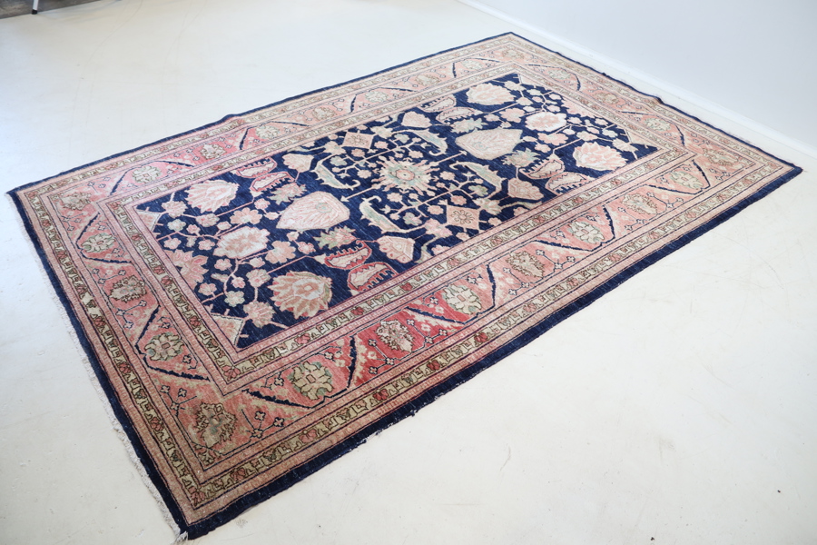 Matta, orientalisk, handknuten, ull.