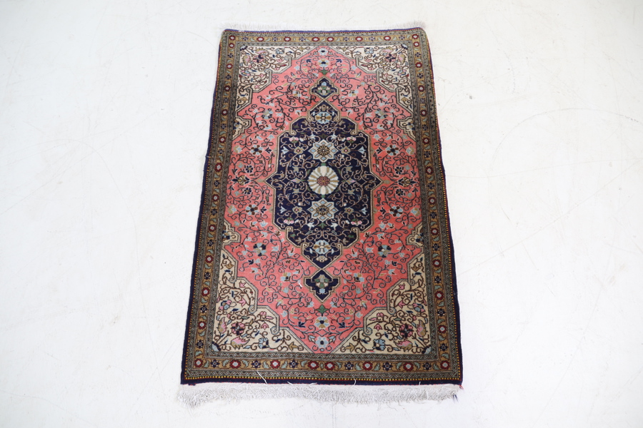 Matta, orientalisk, handknuten, ull.