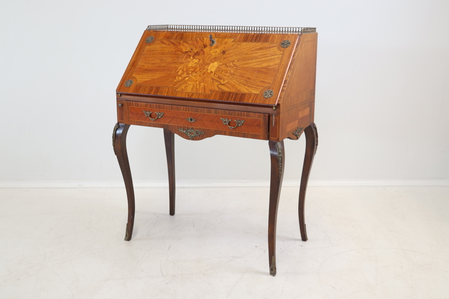 Sekretär, trä/mässing.