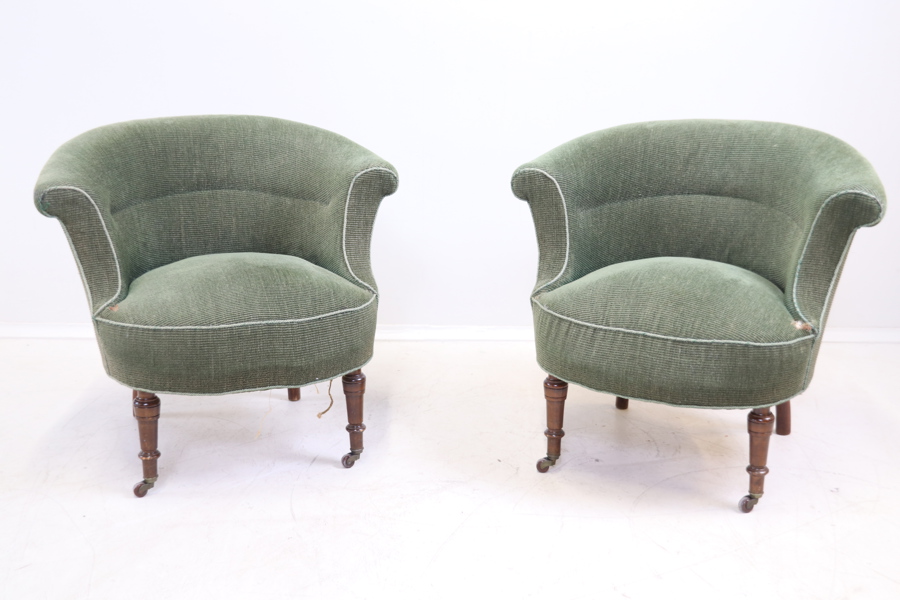 Fåtöljer, ett par, textil/trä, hjultrissor.