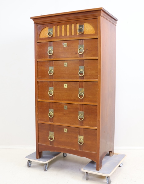 Byrå, trä, jugend, Nordiska Kompaniet, 1900-talets början.