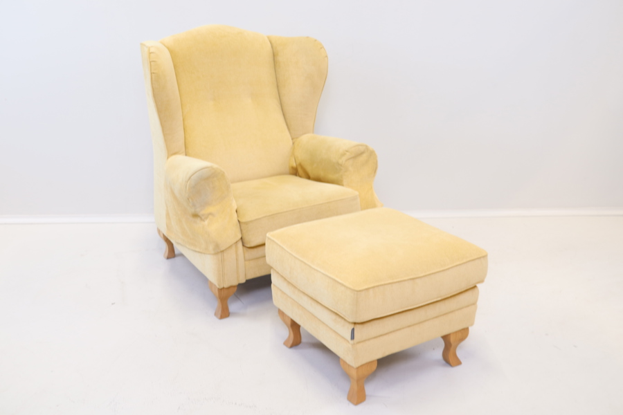 Öronlappsfåtölj med fotpall, textil, Turninova.