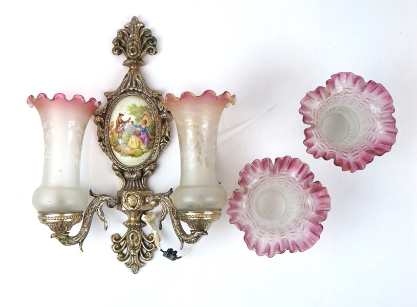 Lampett, porslin/metall samt lampkupor, ett par, glas.