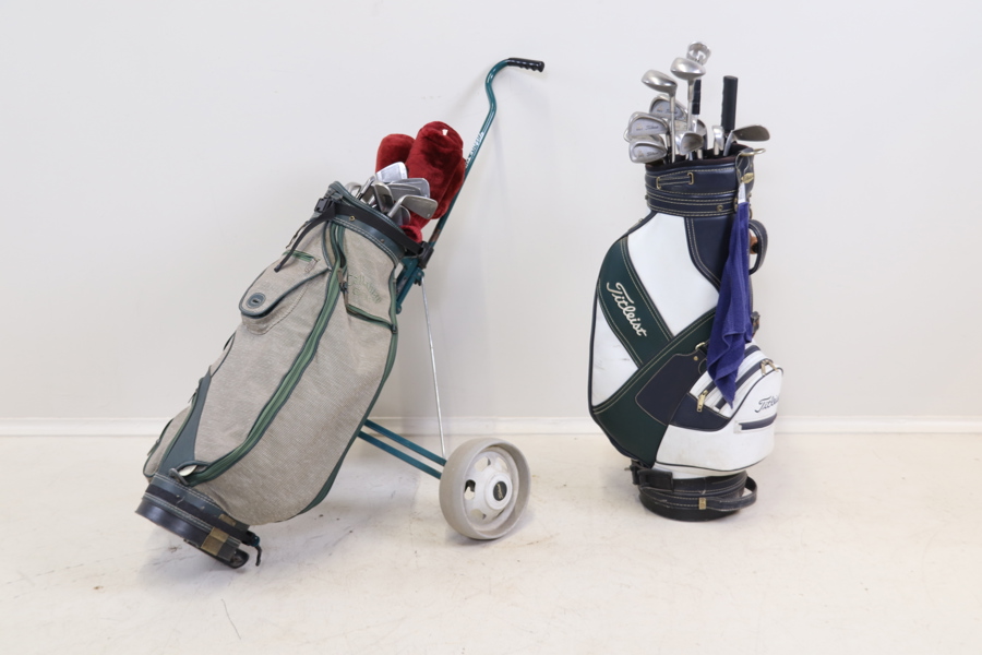 Golfklubbor, dam och herr, ett parti, samt 2 st golfbagar, Callaway och Titleist.