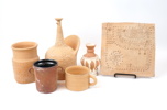 Ulla Viotti, vaser, väggplakett m.m, 6 delar, keramik, signerade.