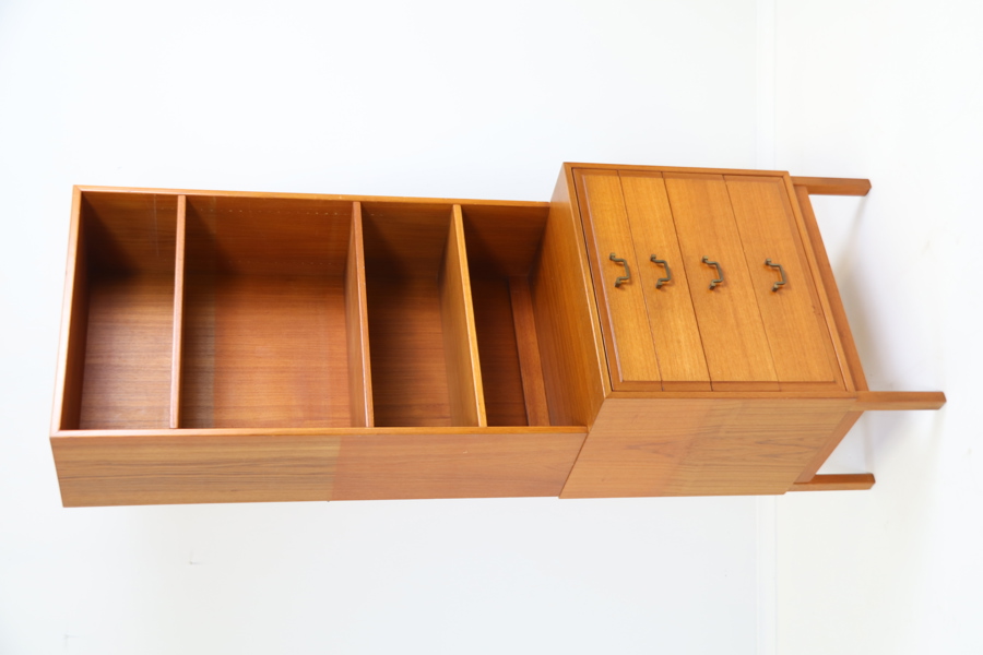 Bokhylla med 4 lådor, teak.