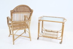 Fåtöljer och serveringsvagn, bambu/rotting/glas.