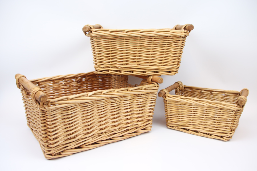 Korgar, 3 st, trä/flätade.