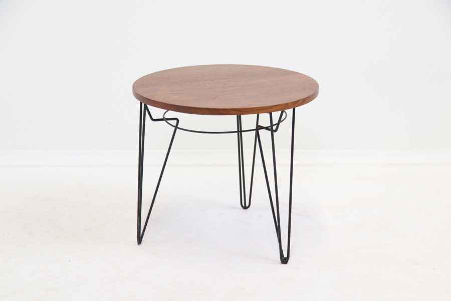 Sidobord, stringmodell, träskiva.