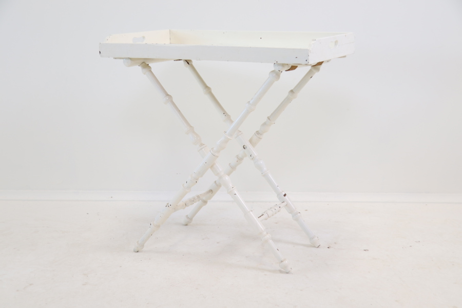 Brickbord, hopfällbart, trä.