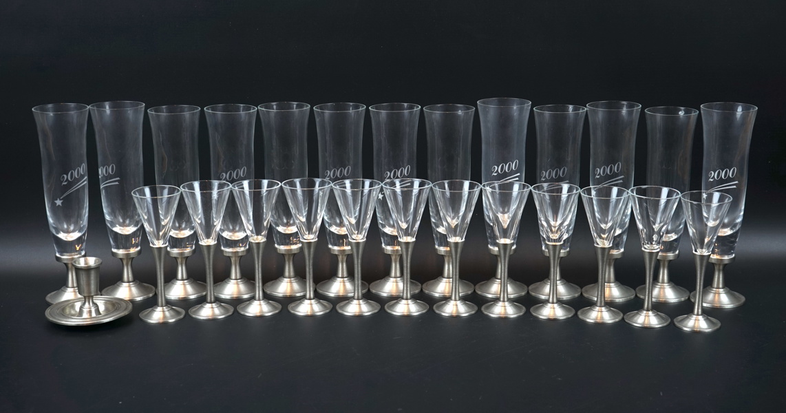 Glasservis och ljusstake, 26 delar, glas/tenn, Rune Tennesmed.