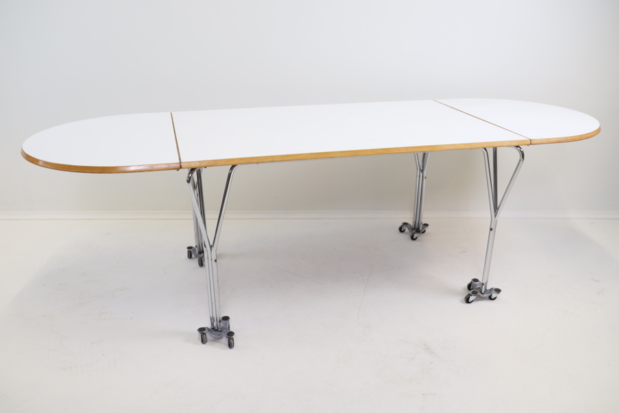 Klaffbord, trä/metall.