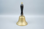 Skolklocka, mässing/trä.