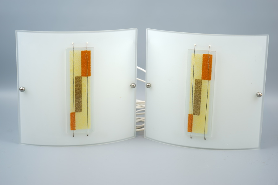 Vägglampor, ett par, glas/metall.