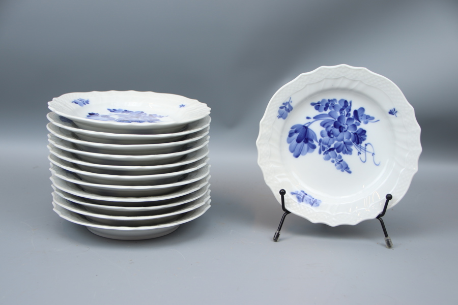 Assietter, 12 st, porslin, "Blå Blomst", Royal Copenhagen.