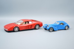 Modellbilar, 2 st, Ferrari testarossa (1984), 1/18, och Bugatti Atlantic (1936), 1/24, Bburago.