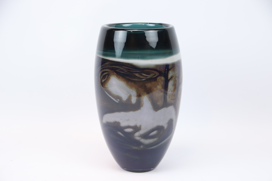 Clare Henshaw, vas, glas, signerad.