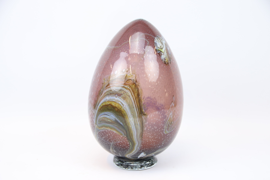 Skulptur, ägg, glas.