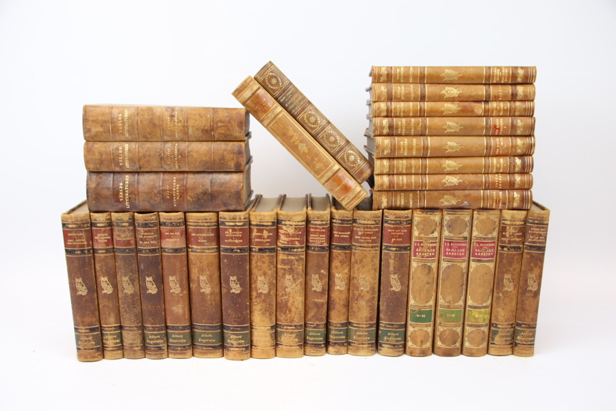 Dekorativa böcker, ett parti, halvfranska band, bl.a Albert Engström och Viktor Rydberg.