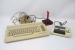 Commodore C64C, hemdator, med tillbehör.