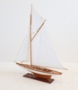 Modellskepp, trä/textil/metall.