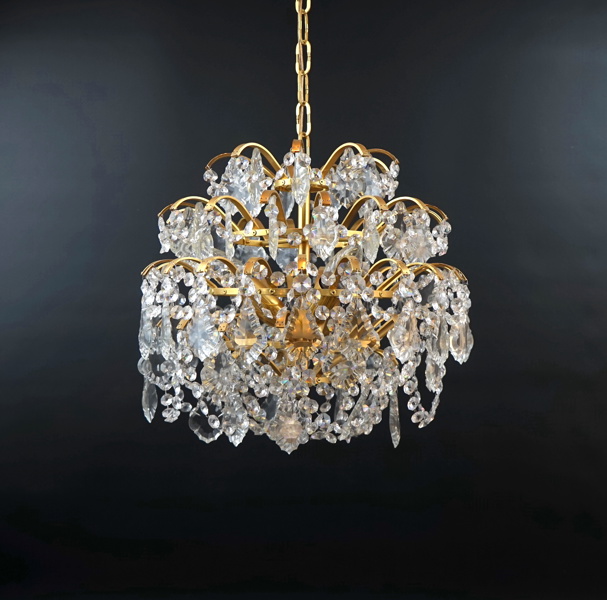 Takkrona, glas/guldpläterad metall, Lövsjö.