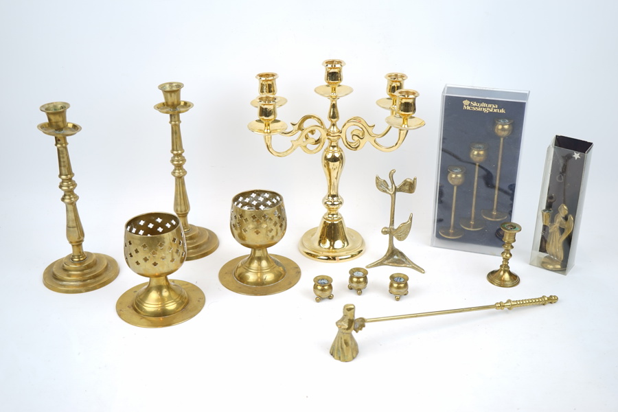 Ljusstakar m.m, 15 st, mässing, bl.a Skultuna.