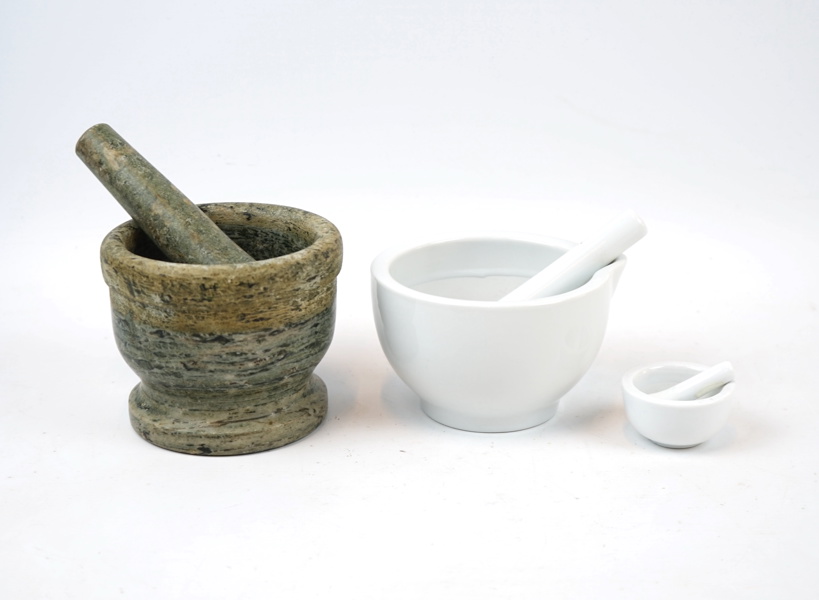 Mortlar med stötar, 3 st, marmor/porslin.