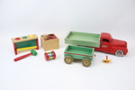 Leksaker, 7 delar, trä/plast/metall, bl.a Brio.