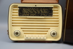 Radioapparater och högtalare, 3 delar, trä, bl.a Milano Blaupunkt 2225.