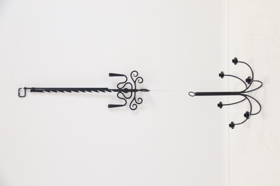 Ljuskrona samt hängande ljusstake, smide.