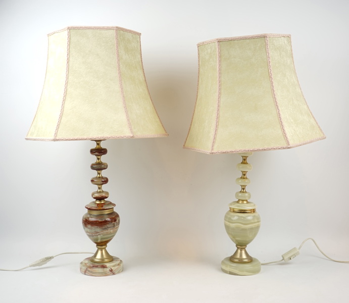 Bordslampor, ett par, sten.