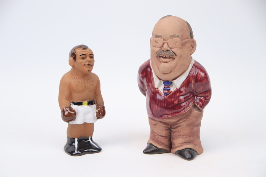 "Ingo Johansson" och "Leif Loket Olsson", figuriner, 2 st, keramik, Tore Borg och Jie.