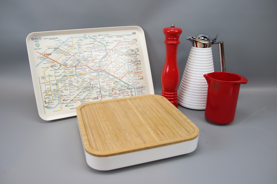 Kryddkvarn, bricka m.m, 5 delar, plast/trä, bl.a Rosti och Alfi.