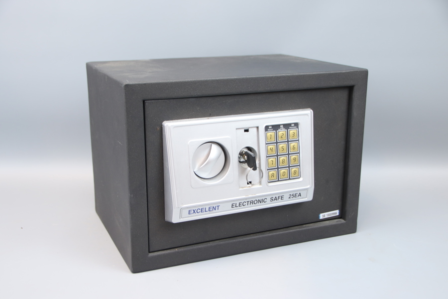 Värdeskåp. Excelent Electromic Safe 25EA.