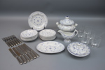 Villeroy & Boch, matservis för barn, 17 delar, porslin, samt bestick och glas, 18 delar.